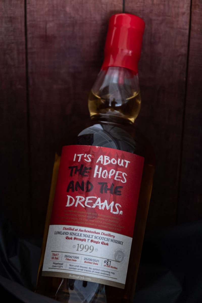 It's about the Hopes & Dream Manchester United 1999 Treble Champions - Auchentoshan Lowland Single Scotch Whisky